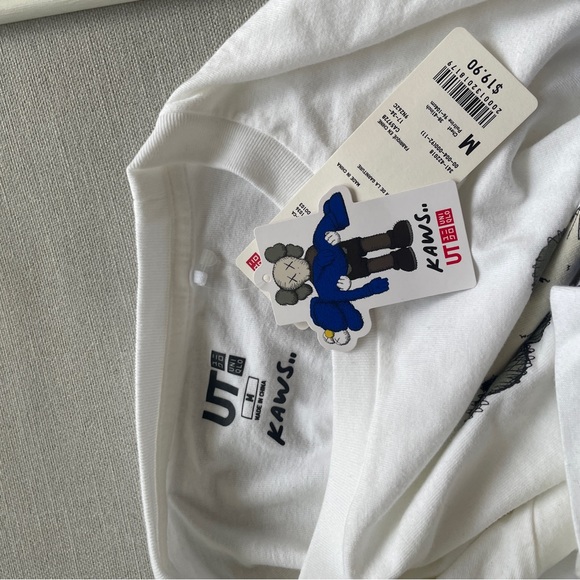 KAWS x Uniqlo Gone Tee - Picture 3 of 4